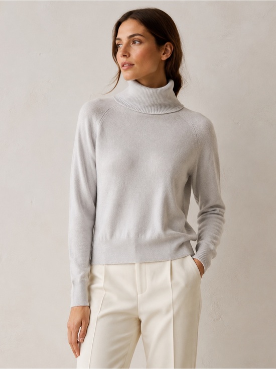 White + Warren Sweaters - White + Warren Light Gray 100% Cashmere Turtleneck Sweater